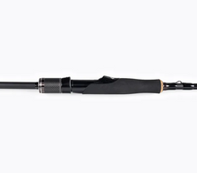 Спининг въдица - DAIWA TATULA SPIN - 2.40m / 14-42gr - детайл от дръжката и макародържача.