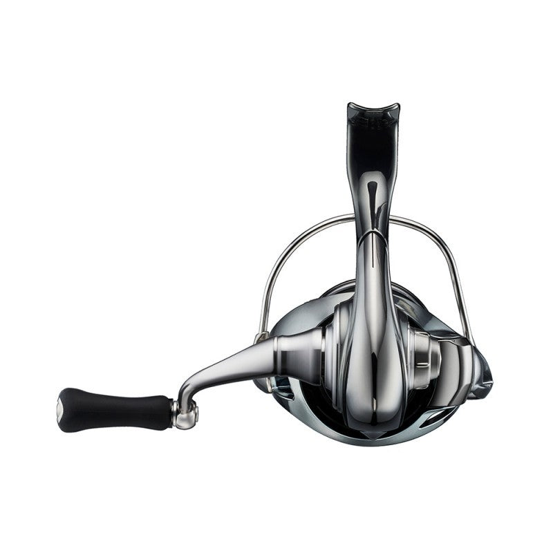 Топ модел макара 22 DAIWA EXIST (G) LT MQ - изображение на преден аванс и риболовен ротор