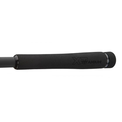 Спининг въдица DAIWA 23 TOURNAMENT XT TITANIUM SPIN - 2.65m/14-42gr, детайл на дръжката.