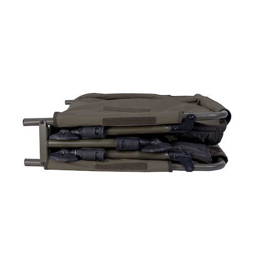 Карп люлка AVID CARP Stormshield Safeguard Cradle - Standard, сложенный, компактный для удобного хранения.