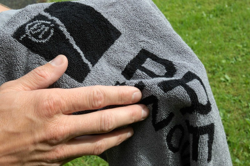 Кърпа за ръце PRESTON Hand Towel, използвана за подсушаване на ръце след риболов, размери 60 х 45 см.