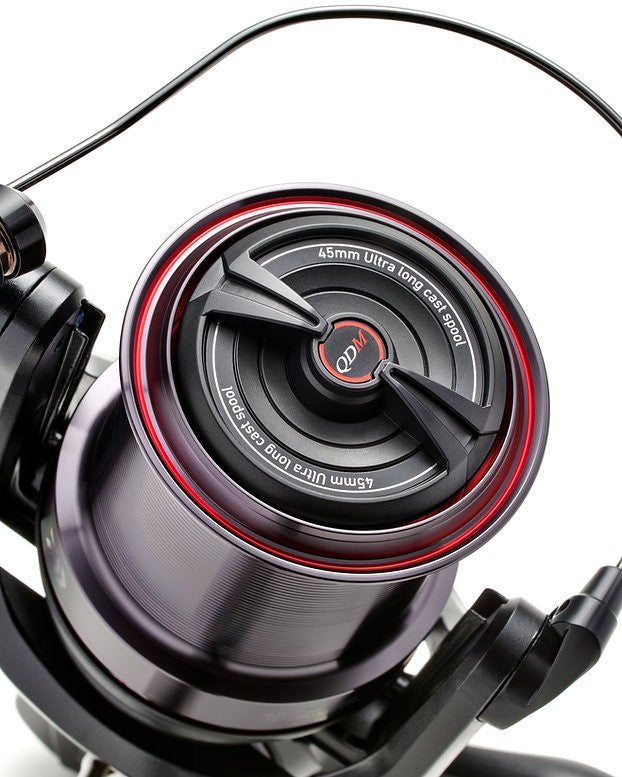 Шаранджийска макара - DAIWA 22 WHISKER 45 SCW QD OT с 45 мм ултра дълго каст спул