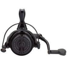 Байтрънър макара - DAIWA 22 EMBLEM BR 10000 - черна макара за риболов с прецизен аванс и мощност.