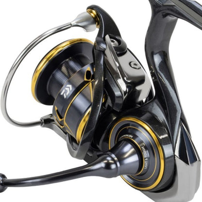 Макара Daiwa 22 CALDIA LT MQ (EU) с Магсилид и иновативен дизайн, осигуряваща висока производителност.