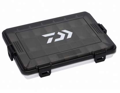 Кутия за риболовни принадлежности D-BOX SS/SR/SD TACKLE SYSTEM с плътно затварящ се капак и щипки.
