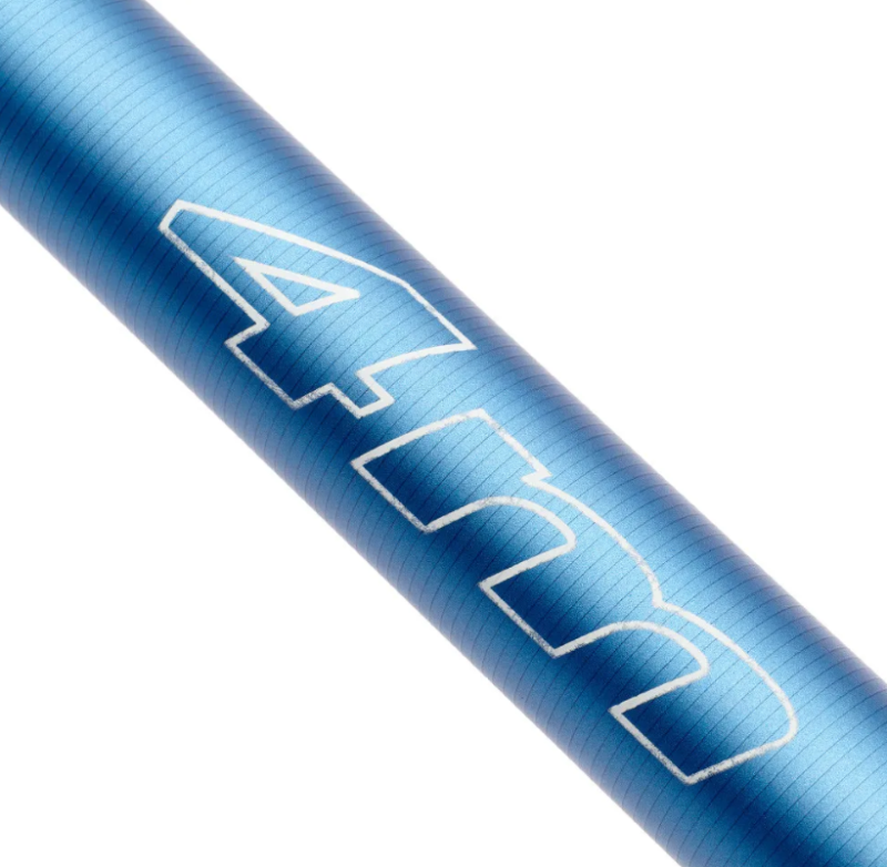 Щекерна дръжка за кеп DAIWA 24 NZON FEEDER LANDING NET HANDLE - 4.00 метра / 3 части, синя секция с маркировка 4м