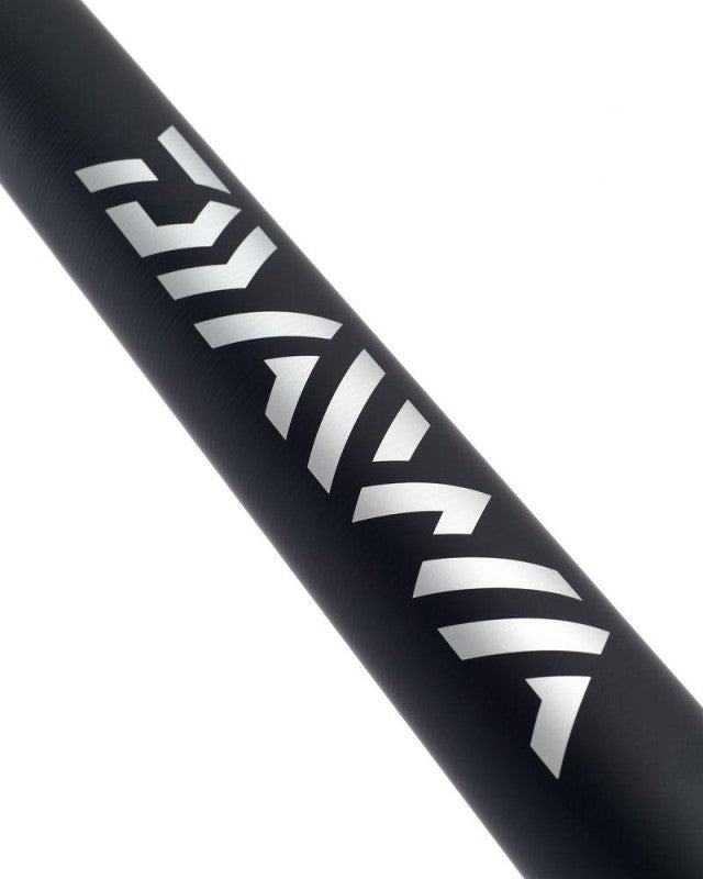 Щека Daiwa Air Z Pro Pole - 13 метра /Комплект/ close-up on branding and design details.