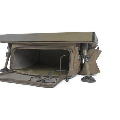 Масичка на две нива с органайзер AVID Double Decker Bivvy Organiser с просторен органайзер за аксесоари.