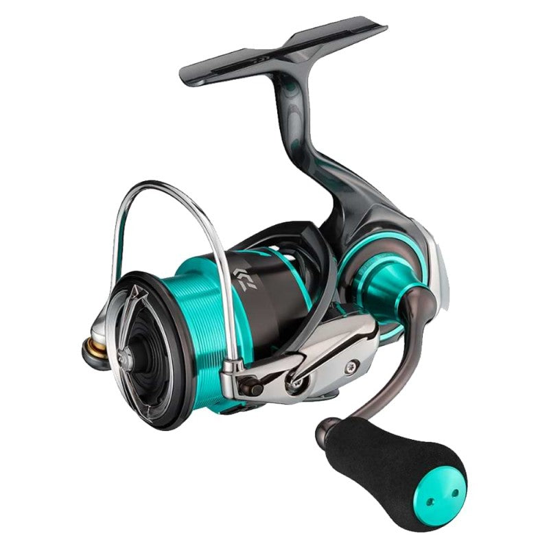 Макара с преден аванс DAIWA 21 EMERALDAS AIR LT - FC 2500S в синьо и черно, с висока производителност.