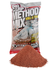 Захранка BAIT-TECH Big Carp Method Mix KRILL & TUNA - 2kg with a pile of the mix, showcasing its rich texture.