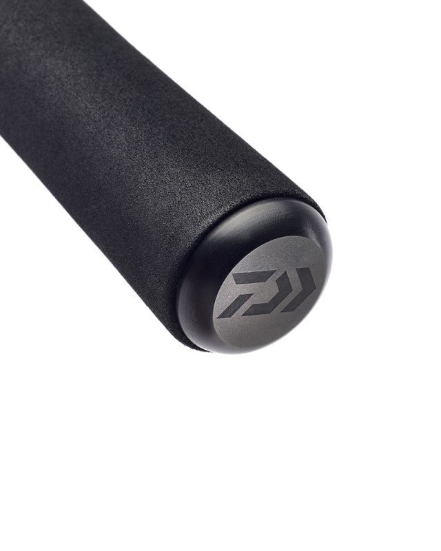 Шаранджийска SPOD въдица Daiwa Hyper Spod - 3.90m/5Lbs детайл на дръжката с логото на Daiwa.