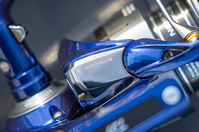 Макара с преден аванс DAIWA '24 TDR MATCH & FEEDER QD с Airdrive дизайн, показана в детайли.