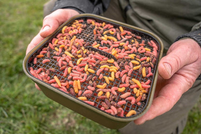 Кутия за стръв със сито KORUM MAGGOT TUB AND RIDDLE - 2PT/1.2L