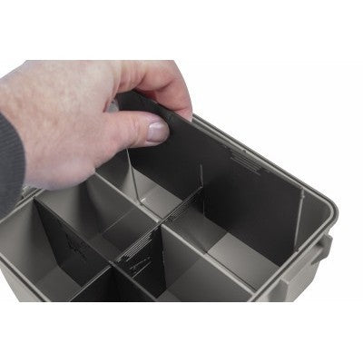 Кутия за аксесоари PRESTON HARDCASE ACCESSORY BOX - XL с разделители за организиране на аксесоари.