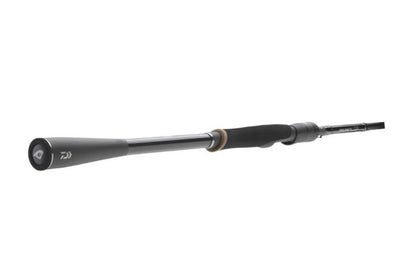 Спининг въдица DAIWA '23 PROREX XR ULTRA FAST - 2.25m с черна дръжка и метален графитен дизайн.