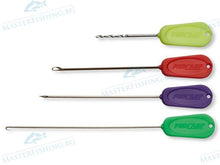Комплект шаранджийски инструменти за протеинови топчета - CORMORAN PRO CARP BOILIE TOOL SET, включващи игли и аксесоари.