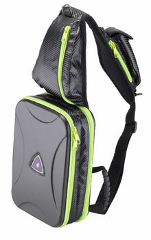 Чанта за примамки DAIWA PROREX ROVING BAG с твърда обвивка и множество отделения за риболовни принадлежности.
