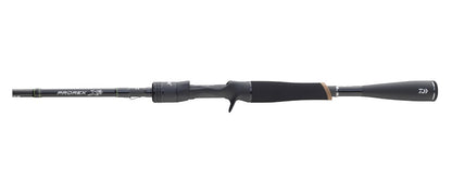 Кастинг спинингова въдица Daiwa 24 PROREX XR FINESSE CASTER - 2.20m/5-14gr, показана отстрани.