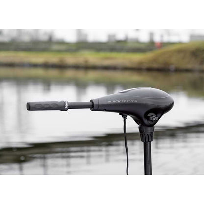 Електрически двигател RHINO BE55 BLACK EDITION ELECTRIC OUTBOARD MOTOR close-up on the water.