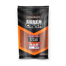 Захранка SONUBAITS Super Crush Krill & Squid - 2kg в опаковка на черен фон с оранжеви елементи.