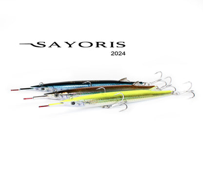 Морски воблер Little Jack Sayoris 2024 - 13.5cm/23g три воблера на бял фон
