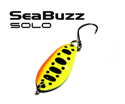 Микроклатушка Sea Buzz Area Solo - 32мм/2.7гр за риболов, жълто-оранжева с черни петна, острие с кука.