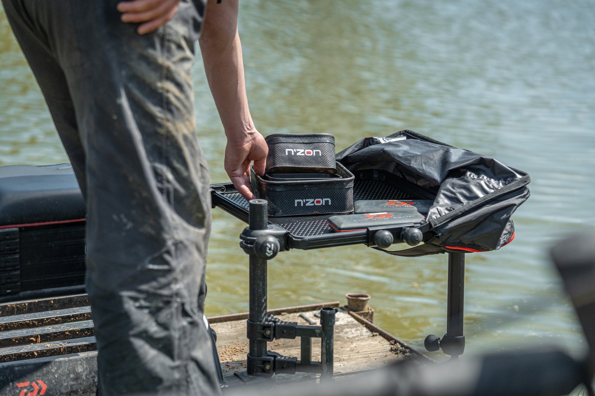 DAIWA SLIDE TRAY AWNING – Small2