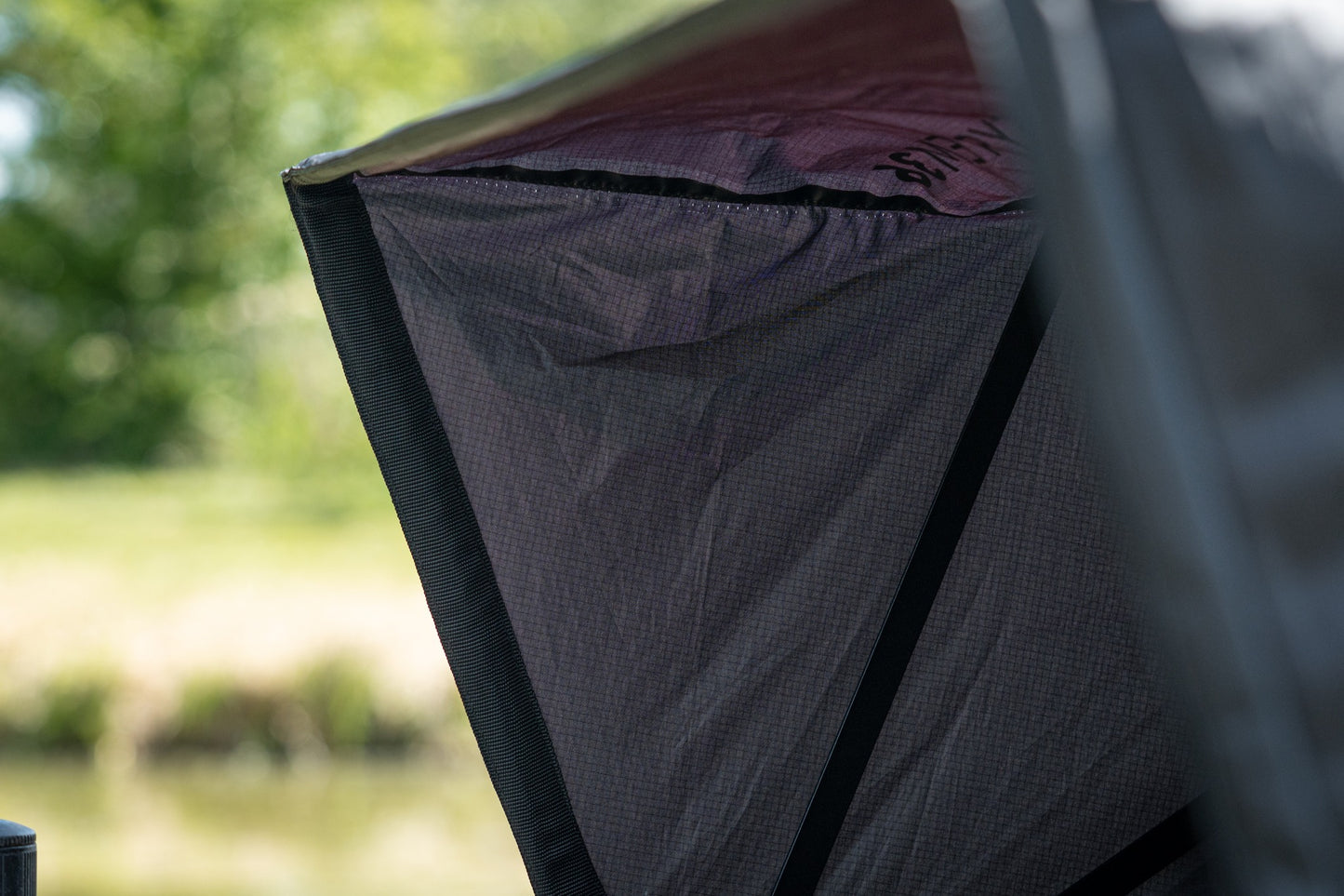 DAIWA SLIDE TRAY AWNING