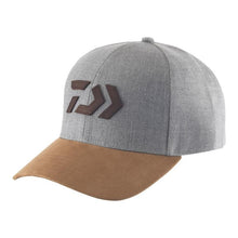 Шапка с козирка DAIWA D-Vec Cap - Sport Grey / Suede - стилна шапка с лого, идеална за риболовни дни.