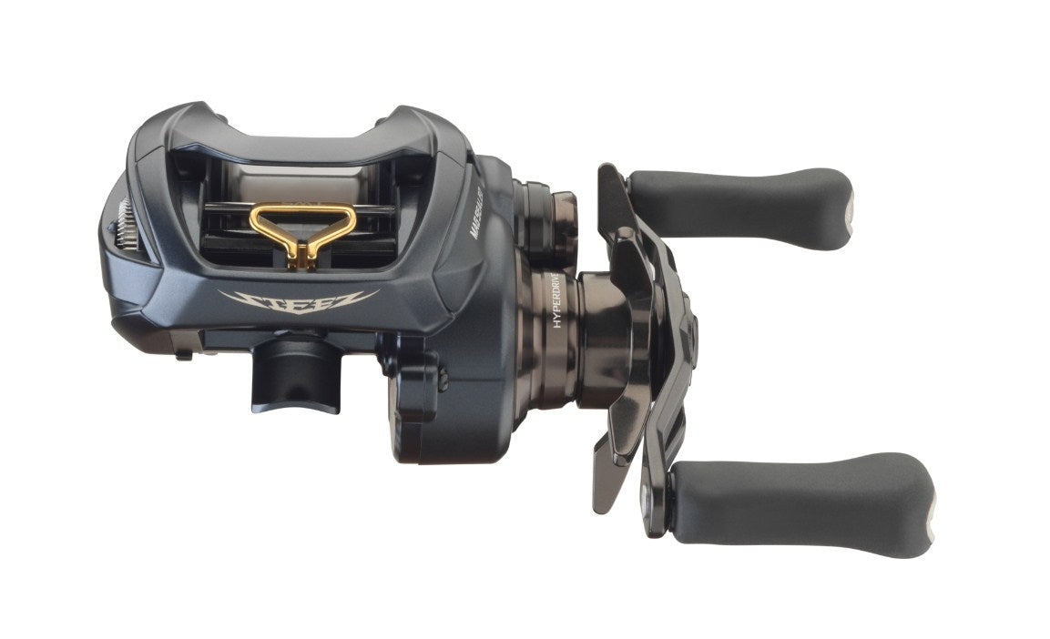 Бейткастинг макара DAIWA STEEZ A II TW BAITCASTING - преден изглед на здравата макара, проектирана за екстремни натоварвания.