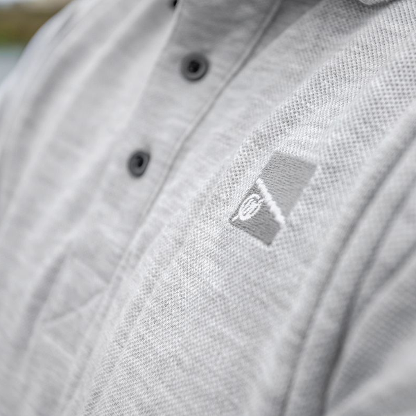 Тениска PRESTON Grey Polo Shirt - XXL с елегантни бродирани детайли и качулка в светло сиво.